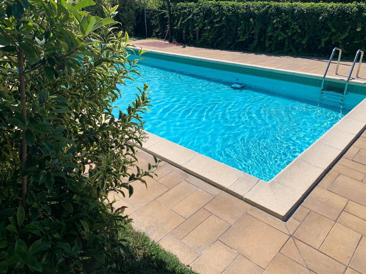 Apartment Charme And Relax With Garden And Swimming Pool Desenzano del Garda Eksteriør billede