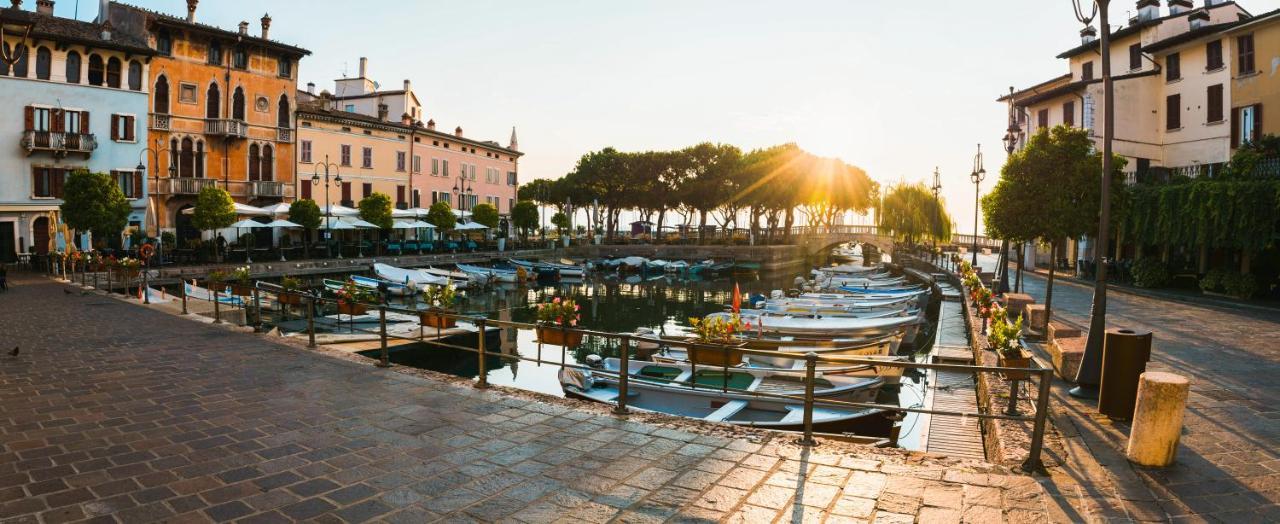 Apartment Charme And Relax With Garden And Swimming Pool Desenzano del Garda Eksteriør billede