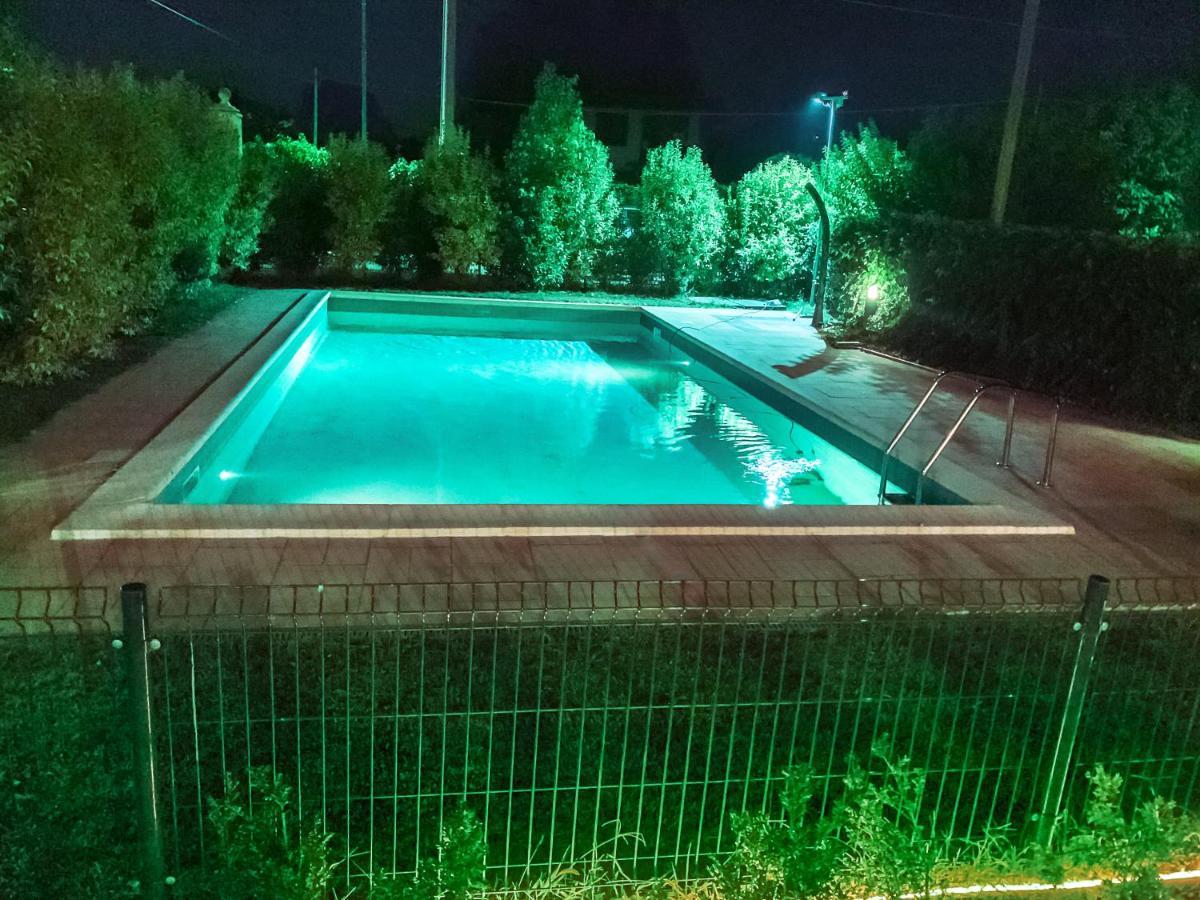 Apartment Charme And Relax With Garden And Swimming Pool Desenzano del Garda Eksteriør billede